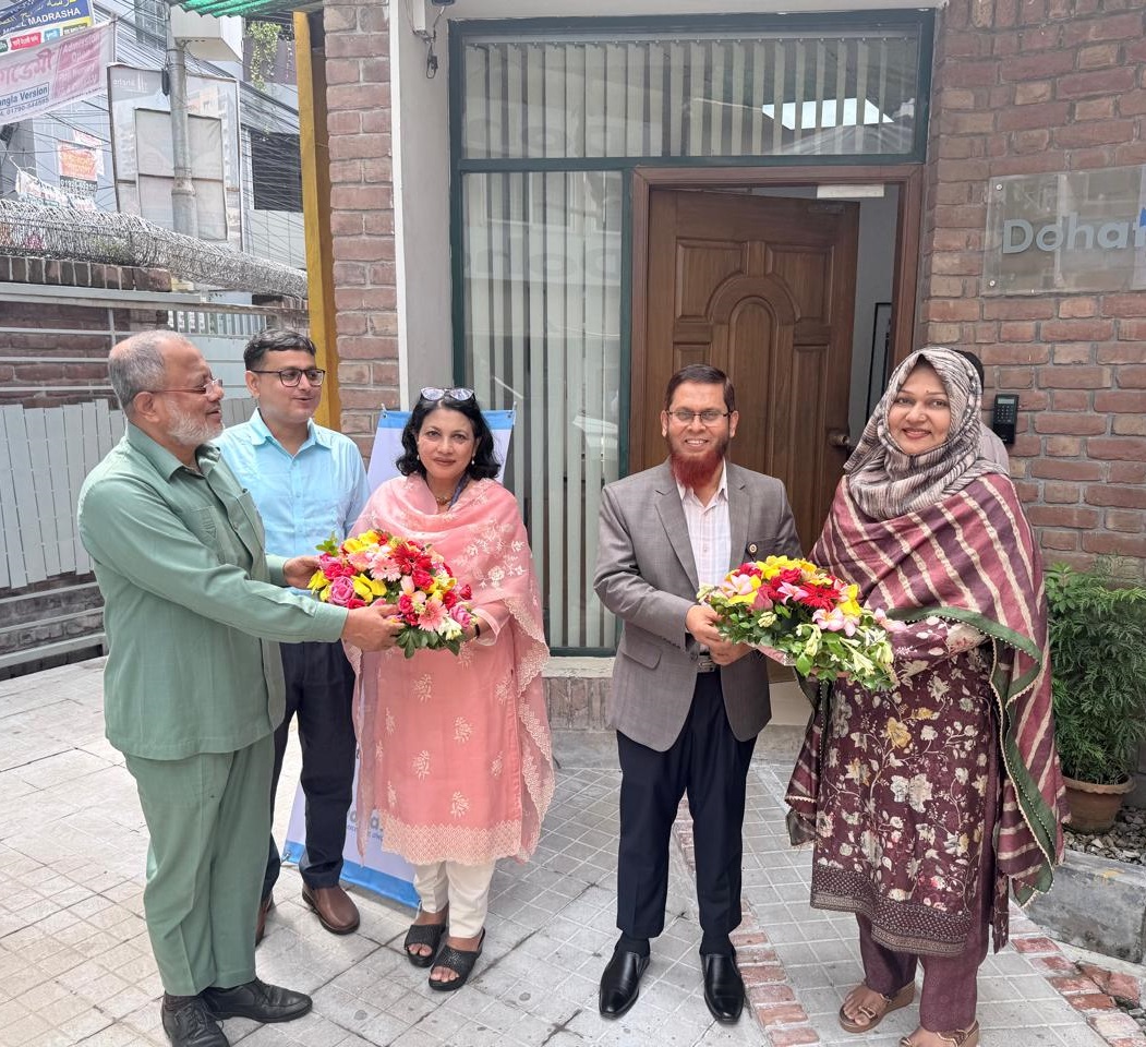 Dohatec higher officials recieving the honored guests.